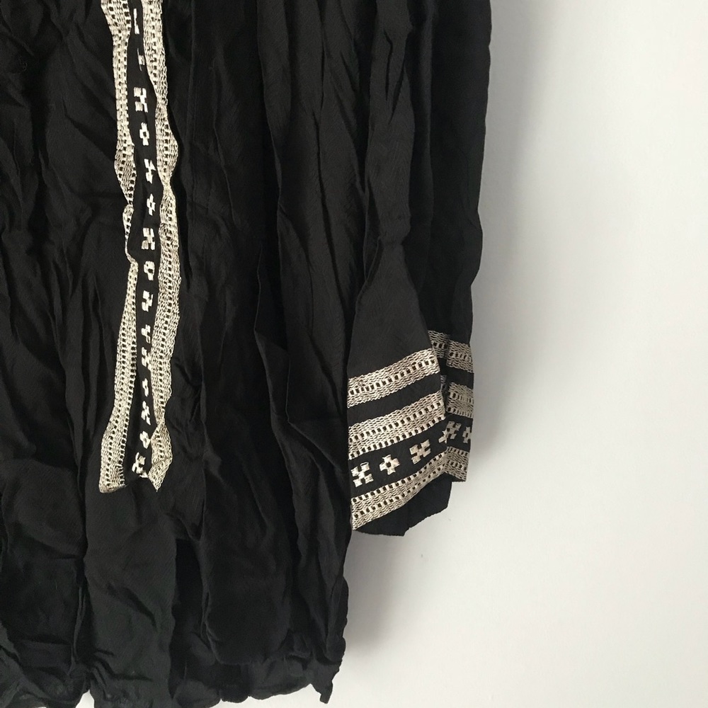 Forever 21 black kimono - Picture 2 of 8